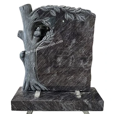 Tsob Ntoo Headstone Nrog Pigeons
